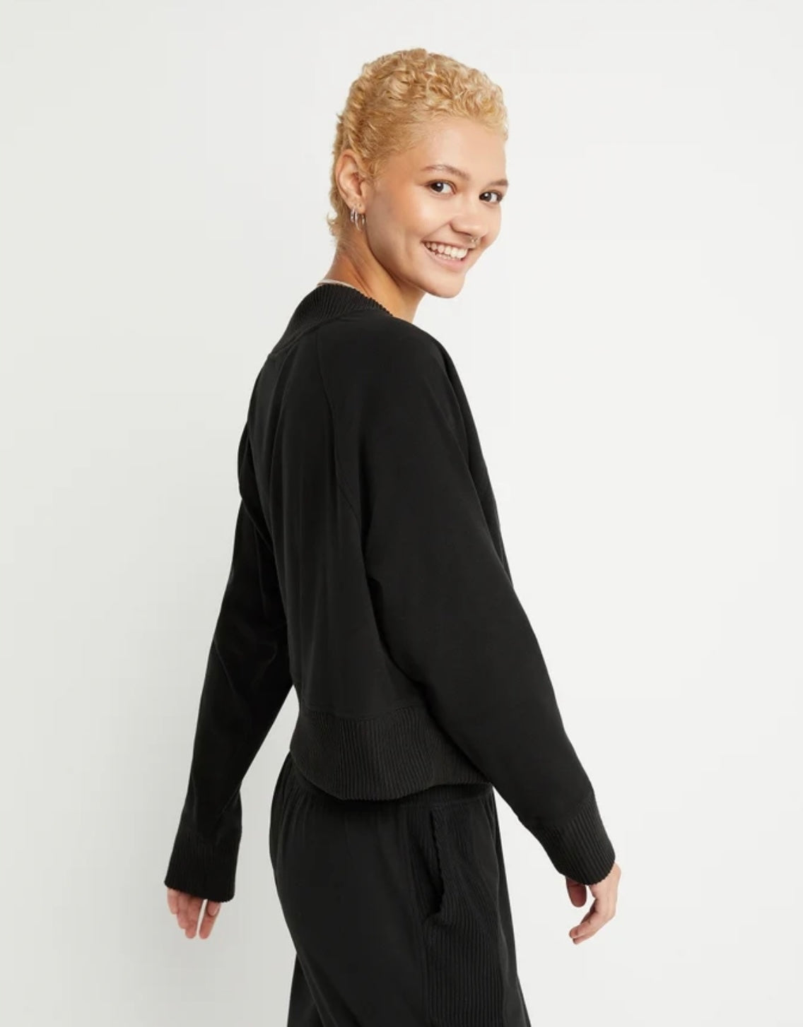 Champion Czarna Bluza Damska Dekolt V Przez Głowę Długi Rękaw r.L