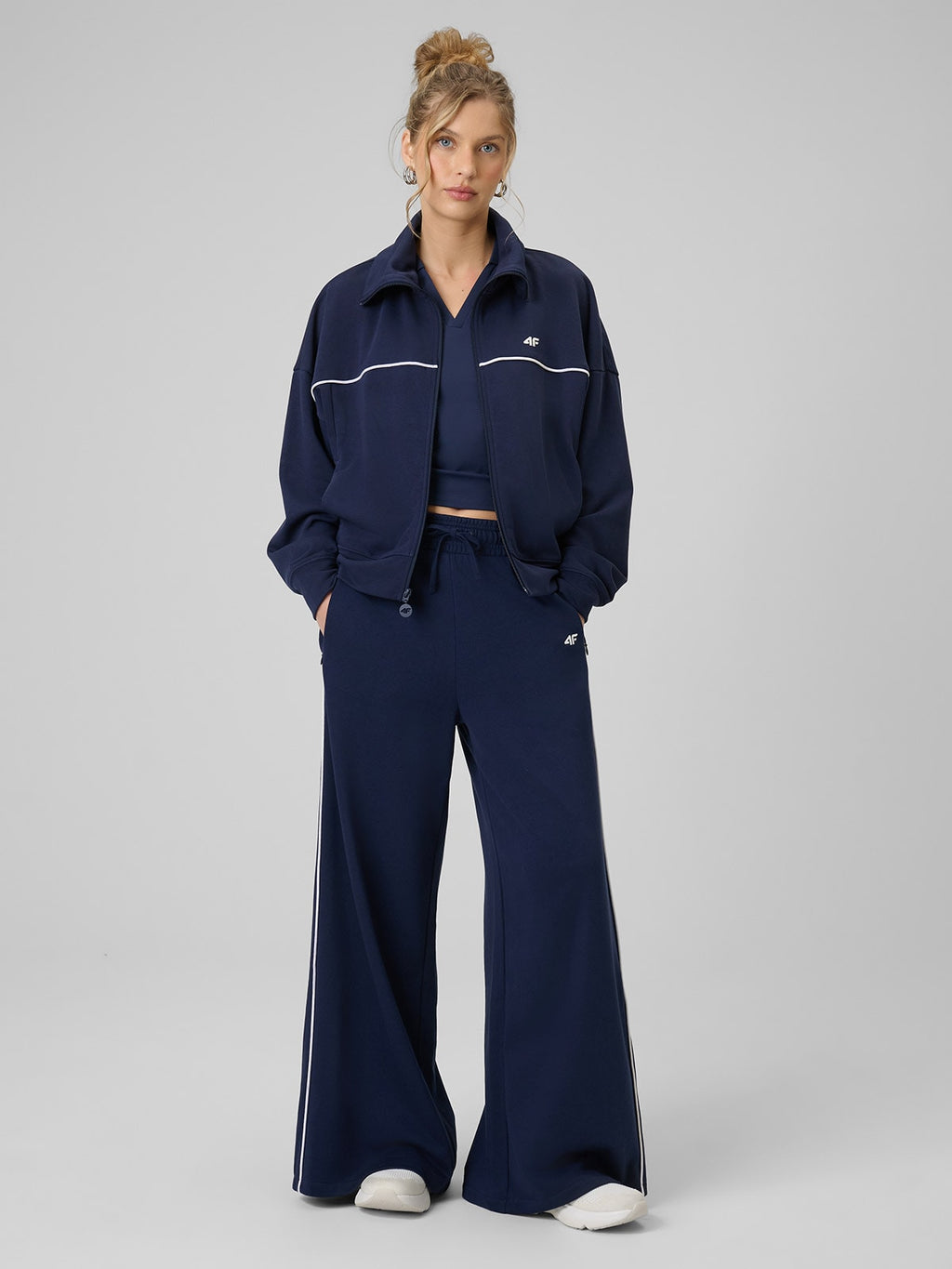 Bluza Damska 4F F2174 Sportowa Granatowa Regular Dresowa Rozpinana