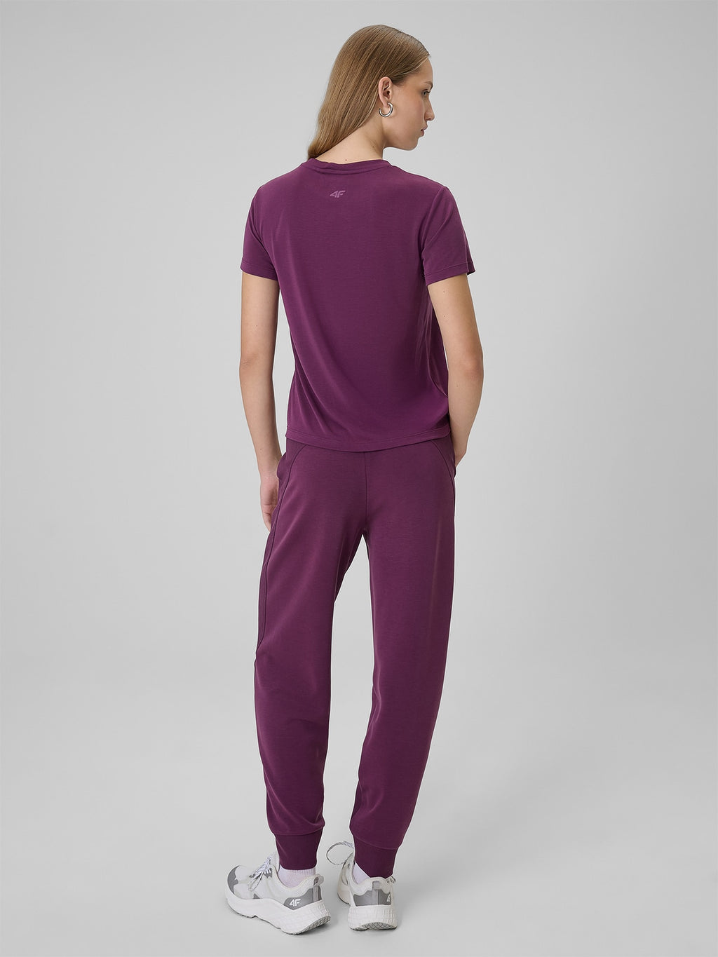 Spodnie Damskie 4F 4FWSS26TTROF1410 Sportowe Fiolet Modal