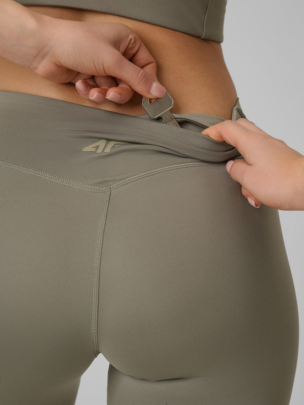 Legginsy Damskie 4F FNK F458 Sportowe Oliwkowe Khaki Szybkoschnące