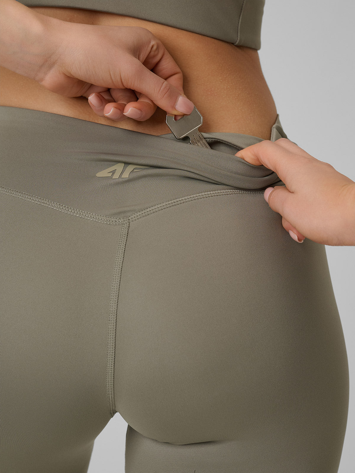 Legginsy Damskie 4F FNK F458 Sportowe Oliwkowe Khaki Szybkoschnące