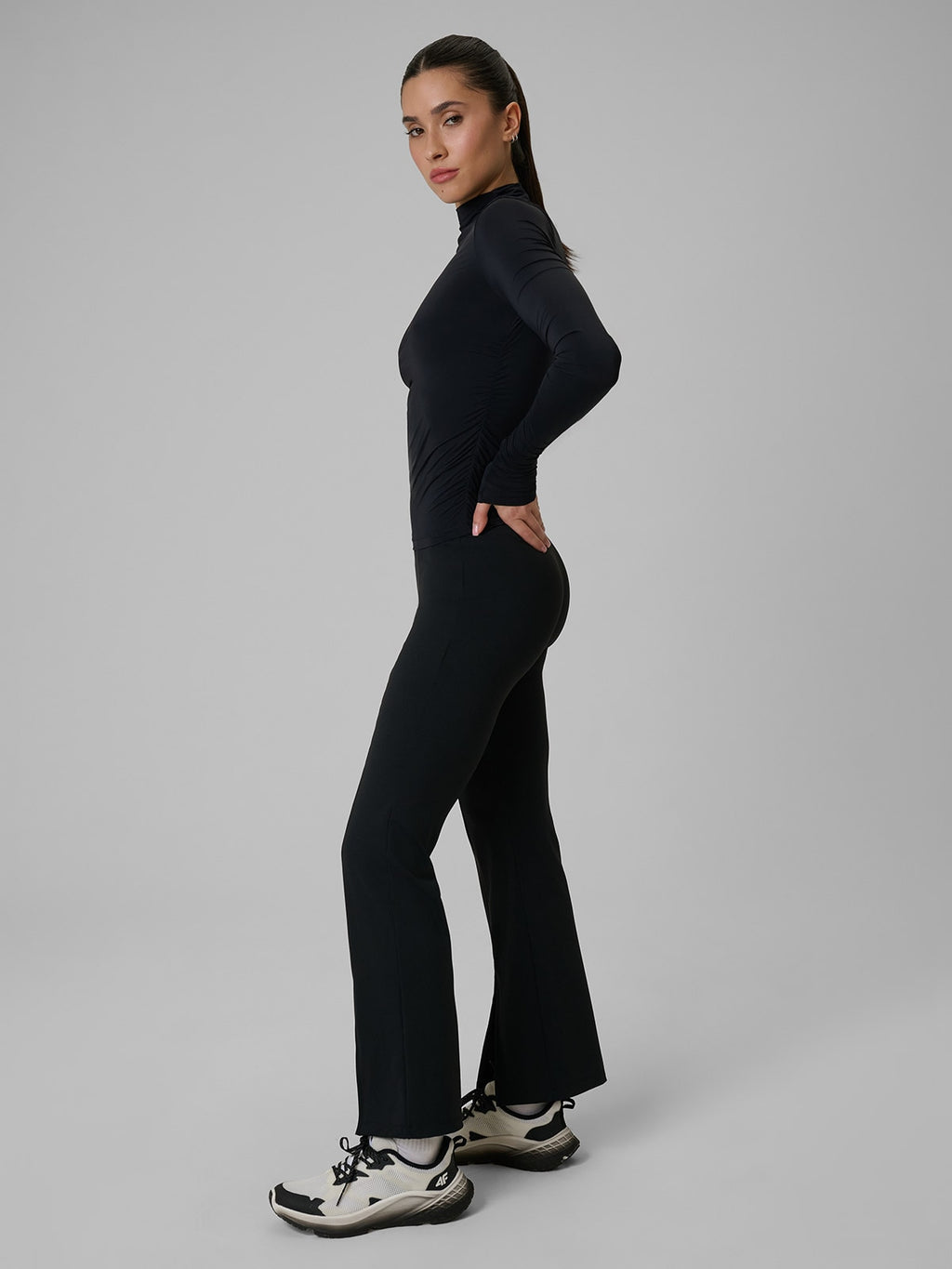 Legginsy Damskie 4F FNK F405 Sportowe Czarne Szybkoschnące z Rozcięciem
