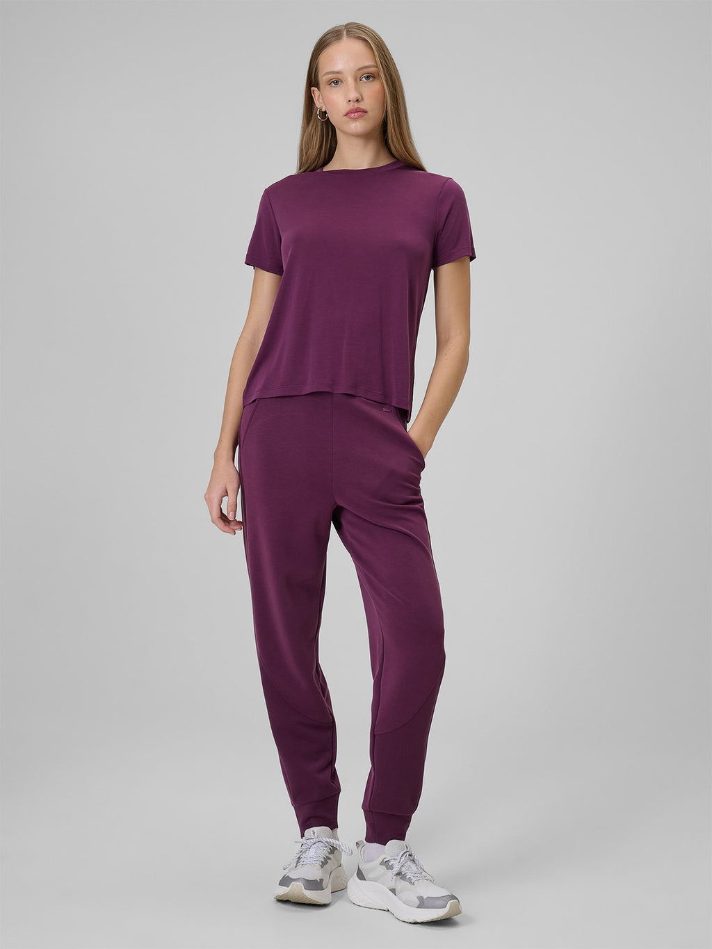 Spodnie Damskie 4F 4FWSS26TTROF1410 Sportowe Fiolet Modal