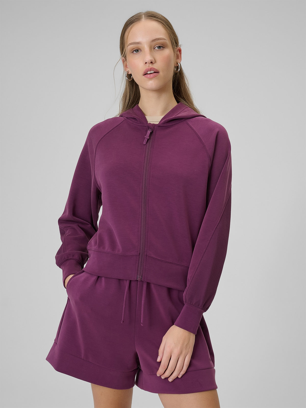 Bluza Damska 4F 4FWSS26TSWSF2178 Dresowa Z Kapturem Fiolet Rozpinana