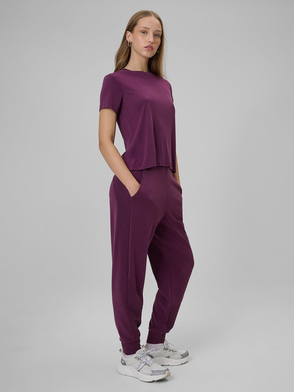 Spodnie Damskie 4F 4FWSS26TTROF1410 Sportowe Fiolet Modal