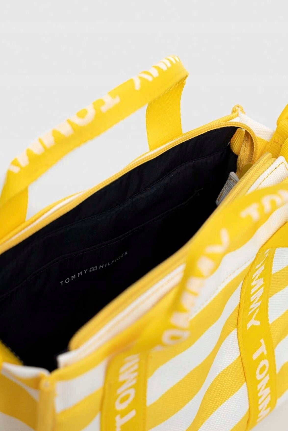 Tommy Hilfiger Żółta Dziecięca Torebka Materiałowa Zapinany Model Plażowa