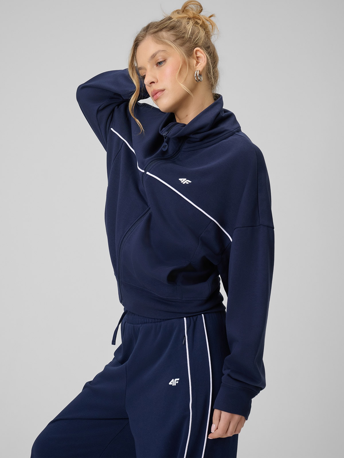 Bluza Damska 4F F2174 Sportowa Granatowa Regular Dresowa Rozpinana
