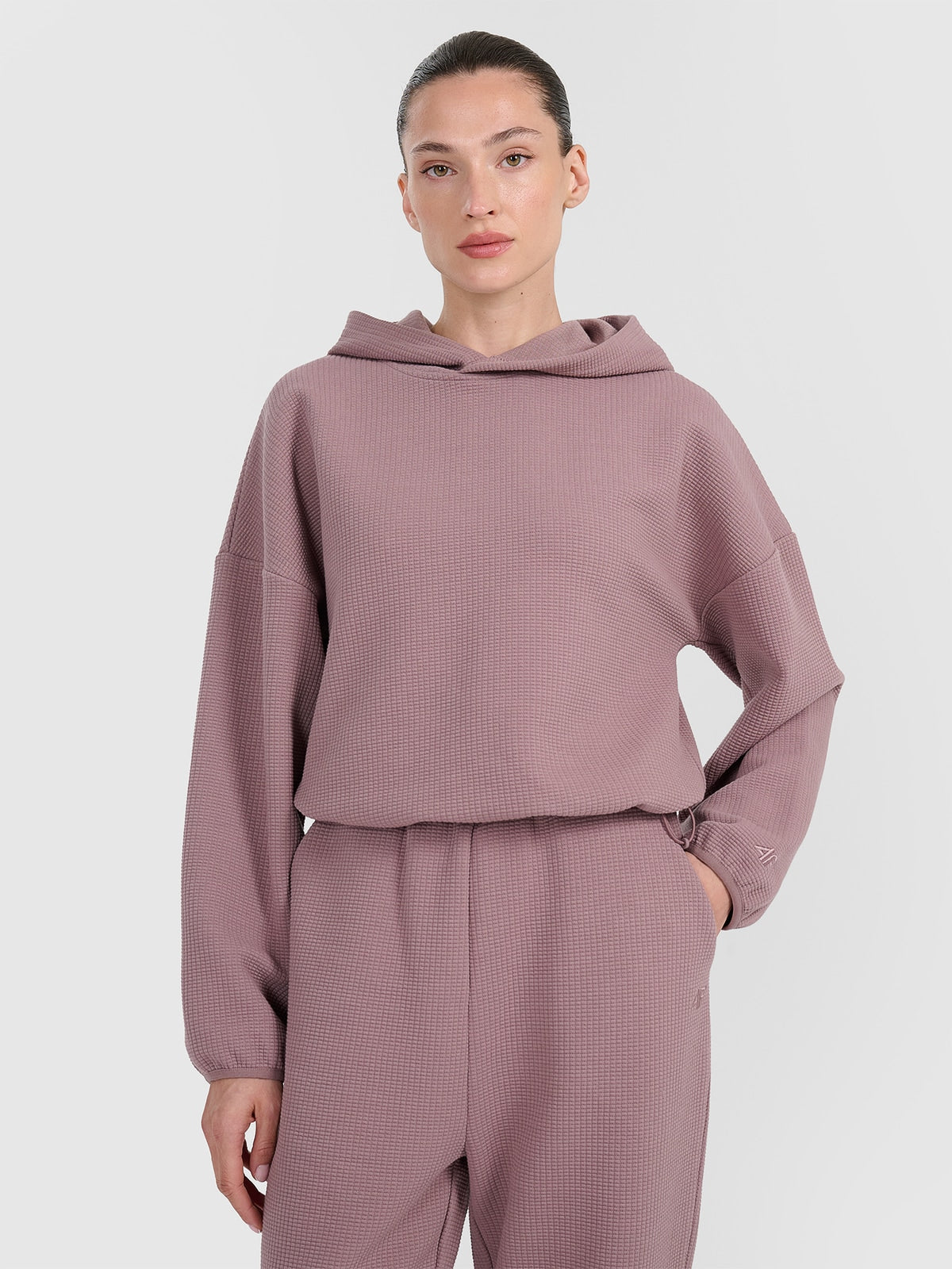Bluza Damska 4F F1847 Dresowa Brązowa Kaptur Waflowa Dzianina